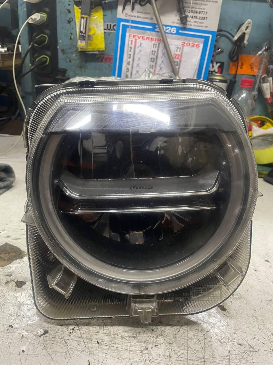Farol dianteiro Jeep