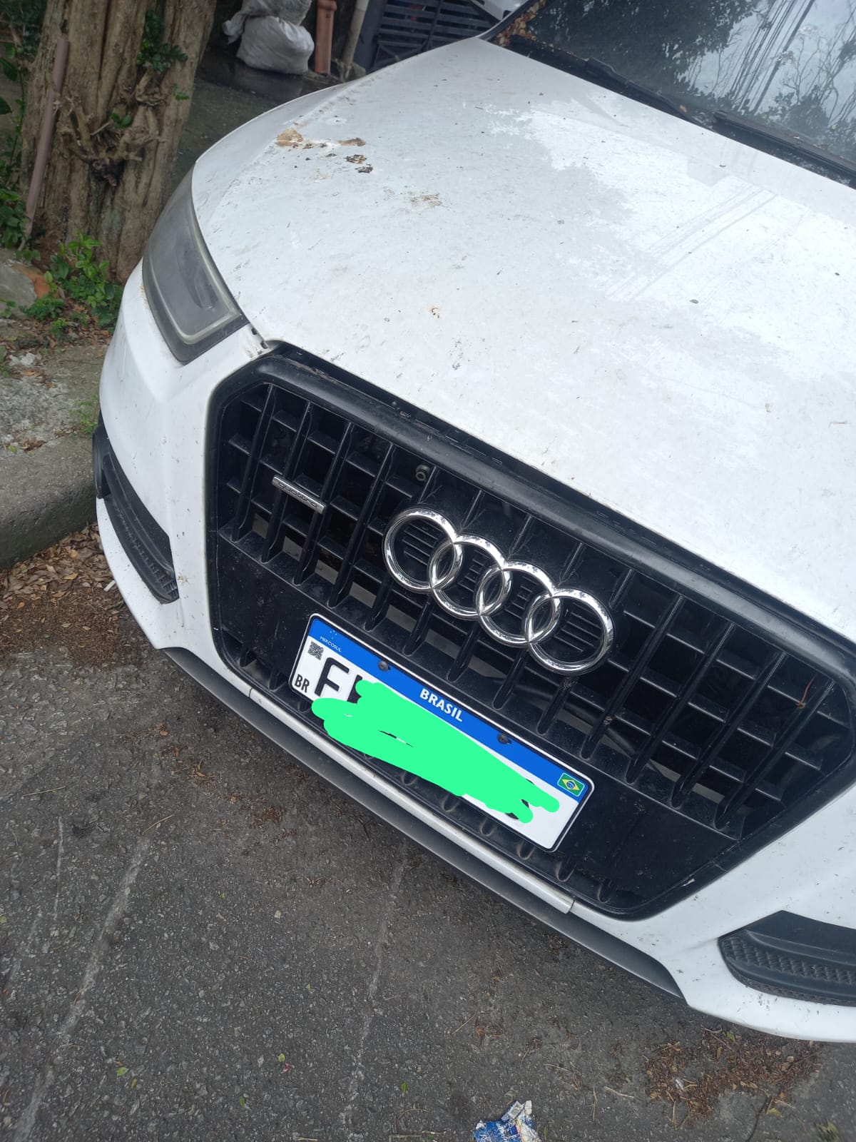 Veículo Audi no desmanche